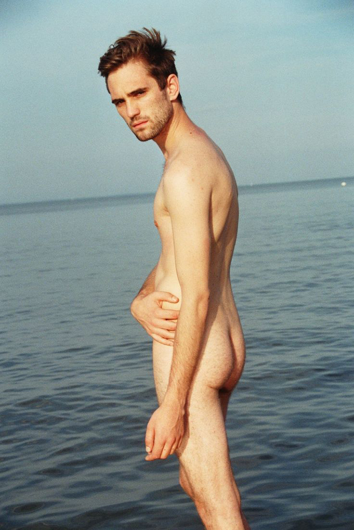 Artistico masculino desnudo Fotorrelato: Los
