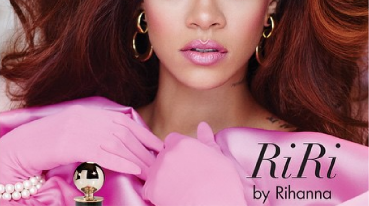 Rihanna presenta Kiss su nuevo perfume