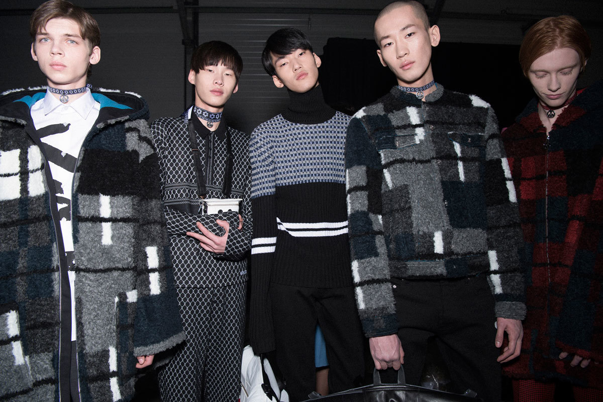 kenzo takes cues from blur's on stage style for fall/winter 16 - i-D