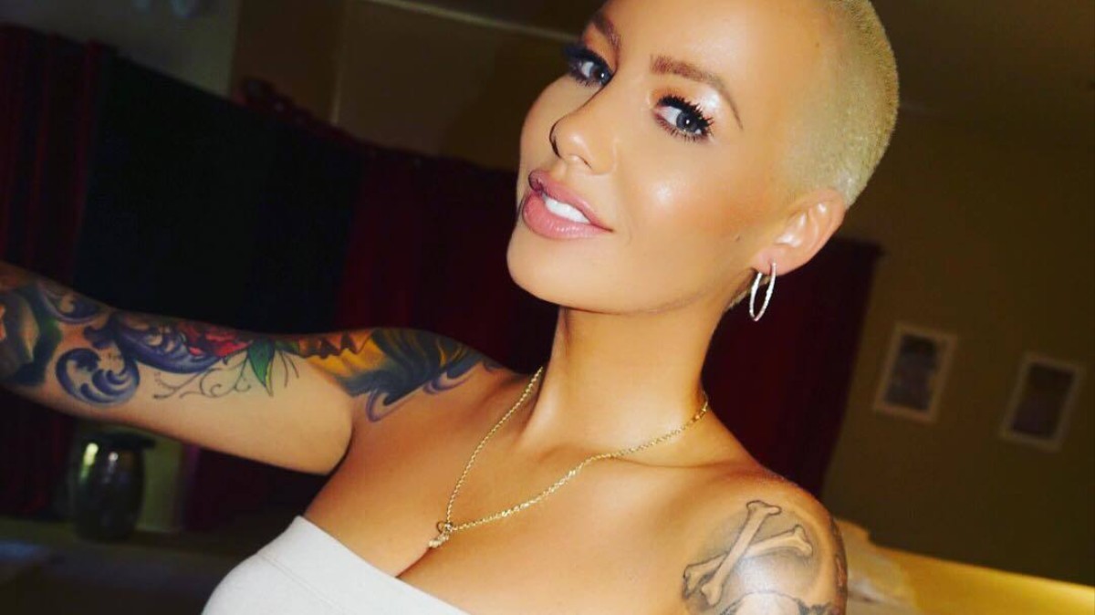 stop everything, amber rose is getting a talkshow