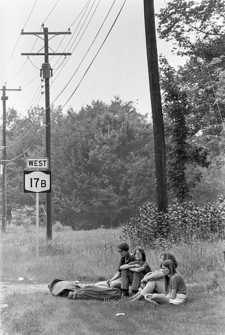 Rare Photos From Woodstock 69 Take Us Back To The Summer Of Love 