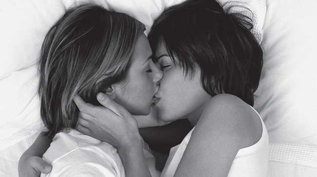 Massage Room Lesbian Kissing