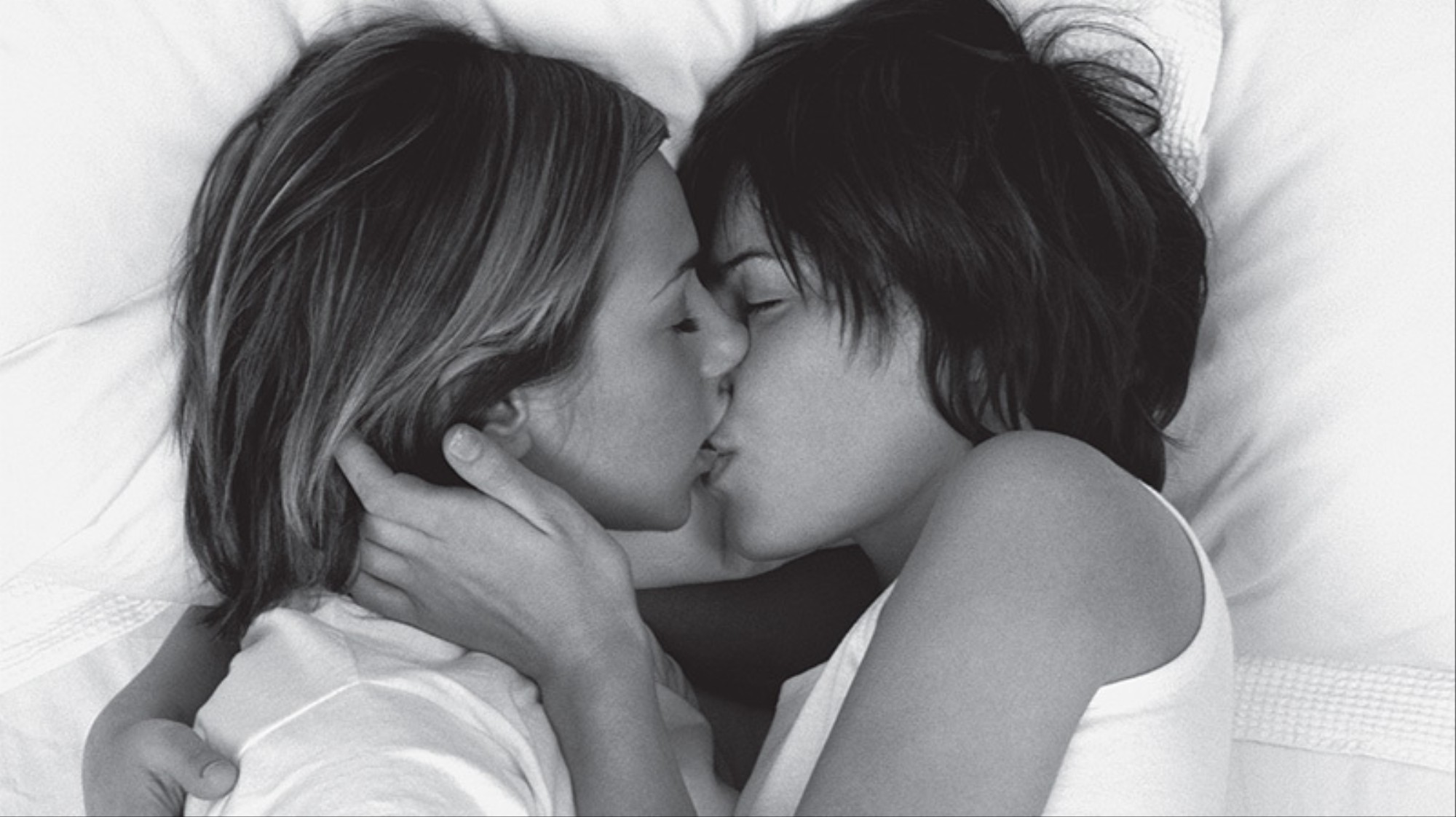 Lesbian c. Таня Чалкин. Tanya Chalkin Kiss. Таня Чалкин поцелуй. Две девушки любовь.