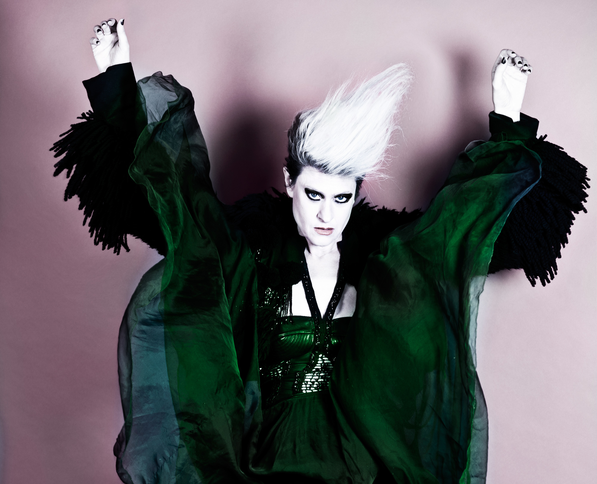 2000px x 1621px - exclusive: listen to the first track from peaches' all-female remix record