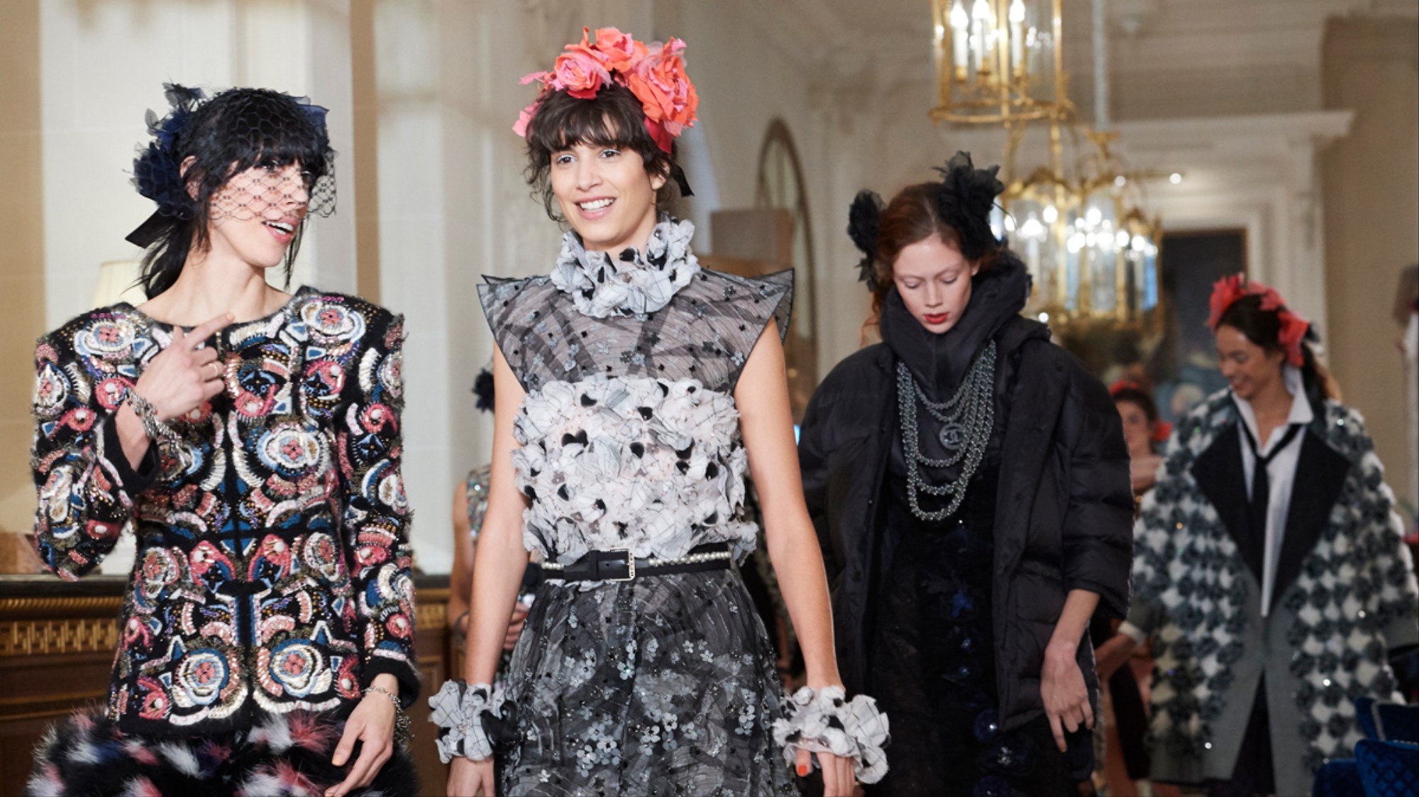 A Ritz Y Affair Chanel Goes 30s With Metiers D Art I D